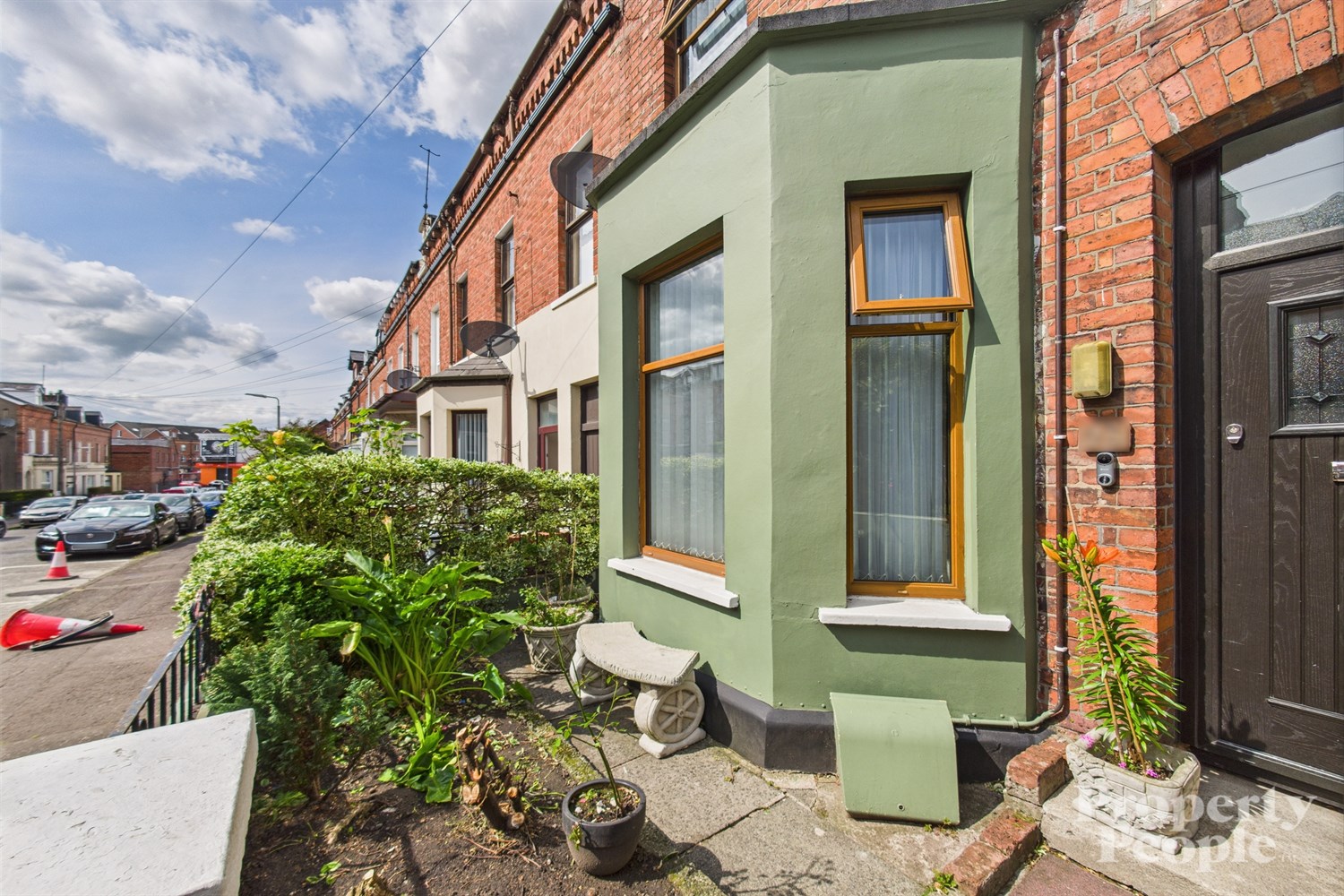  28 Ponsonby Avenue,   Belfast,  BT15 2LS