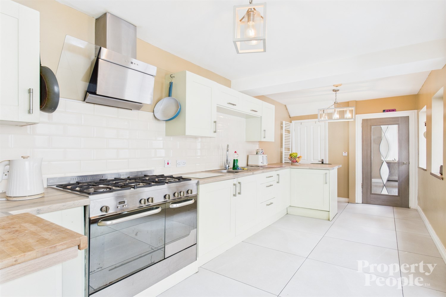  28 Ponsonby Avenue,   Belfast,  BT15 2LS