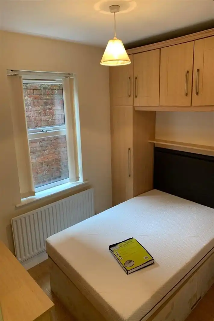 21A Fitzroy Avenue, Belfast, BT71 HS,