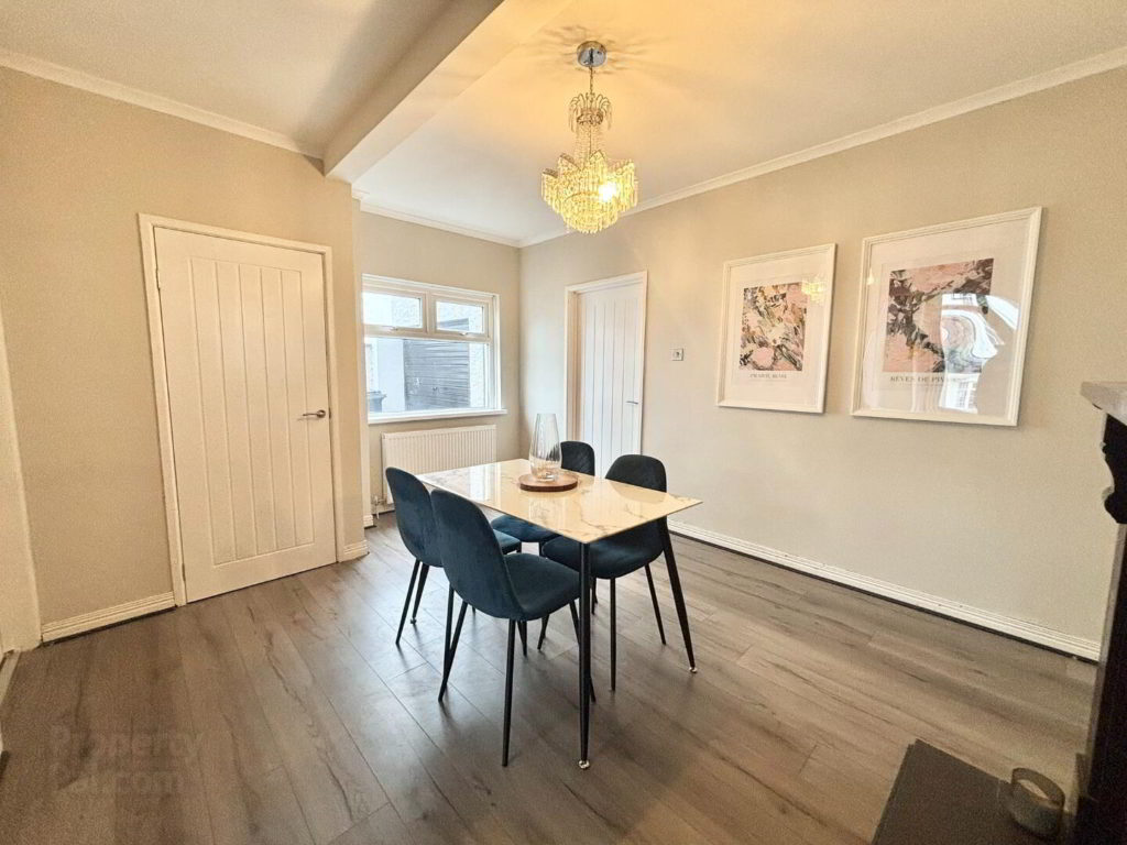 2 Bed Semi-detached House - Image 4