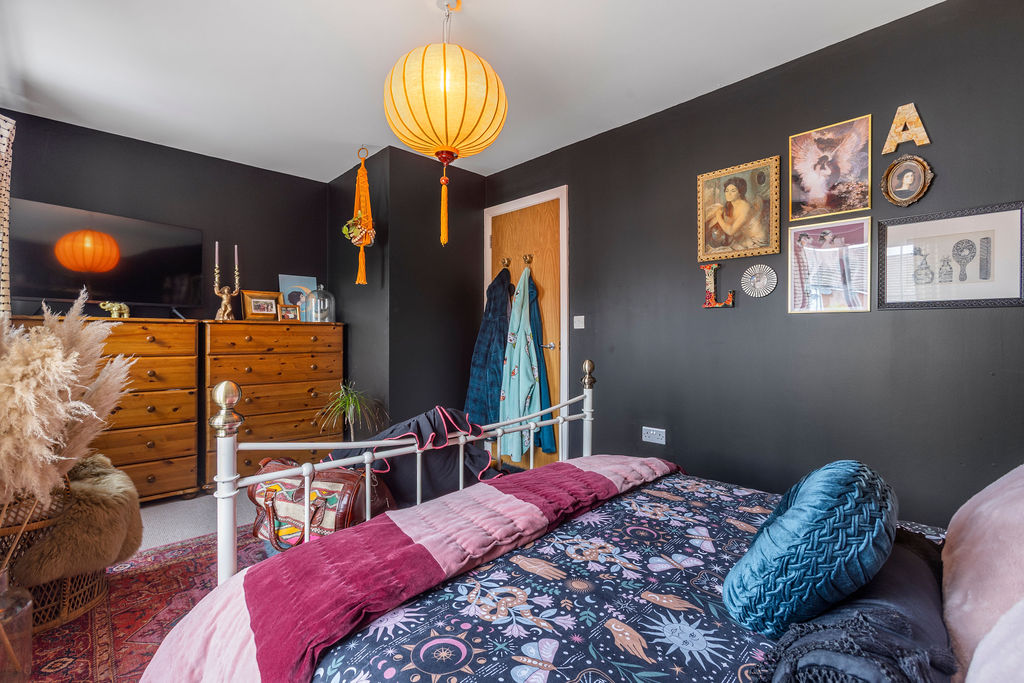 3 Bed Semi-detached House - Image 14