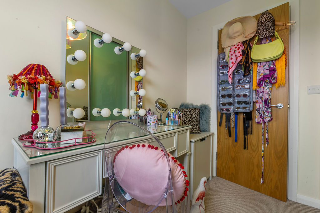 3 Bed Semi-detached House - Image 16