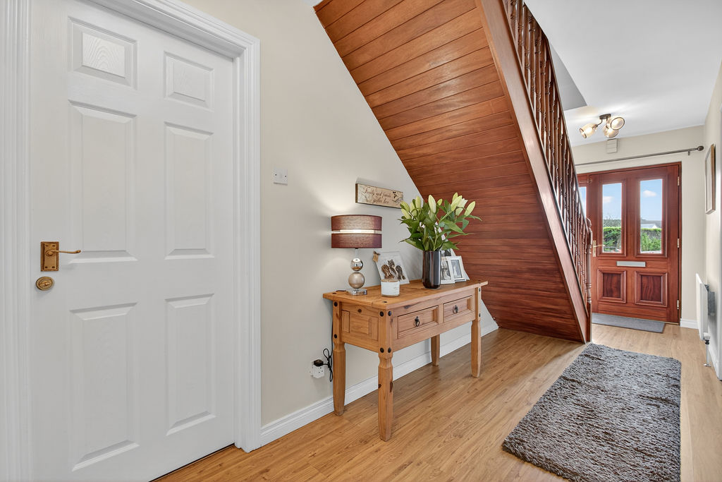 4 Bed Semi-detached Chalet Bungalow - Image 17