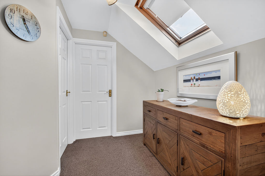 4 Bed Semi-detached Chalet Bungalow - Image 21