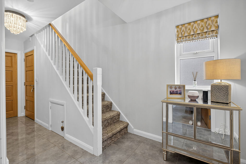 3 Bed Semi-detached House - Image 3