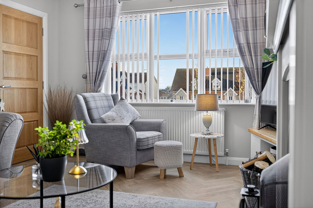 3 Bed Semi-detached House - Image 6