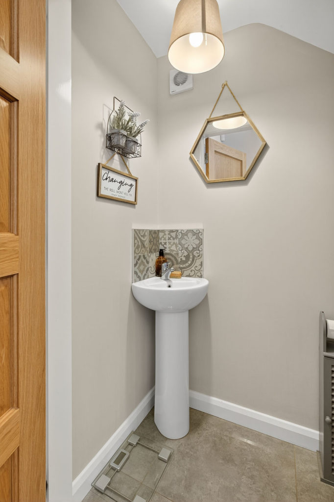 3 Bed Semi-detached House - Image 7