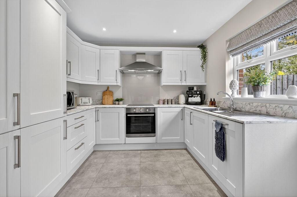 3 Bed Semi-detached House - Image 9