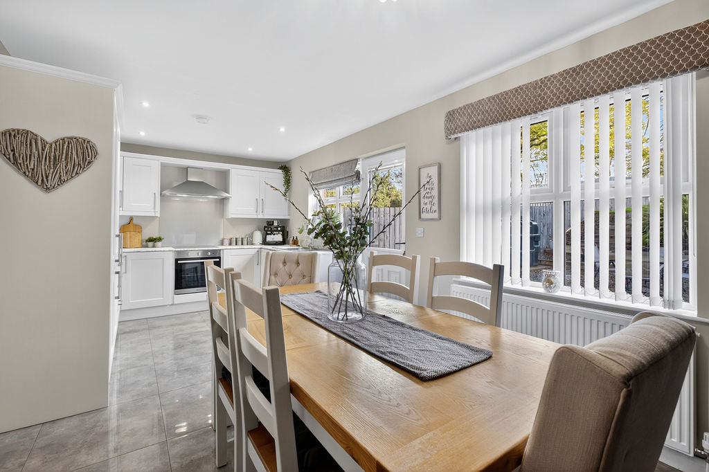 3 Bed Semi-detached House - Image 11