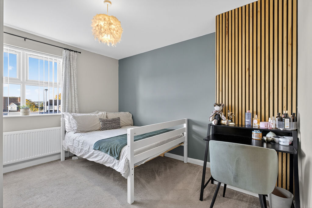 3 Bed Semi-detached House - Image 16