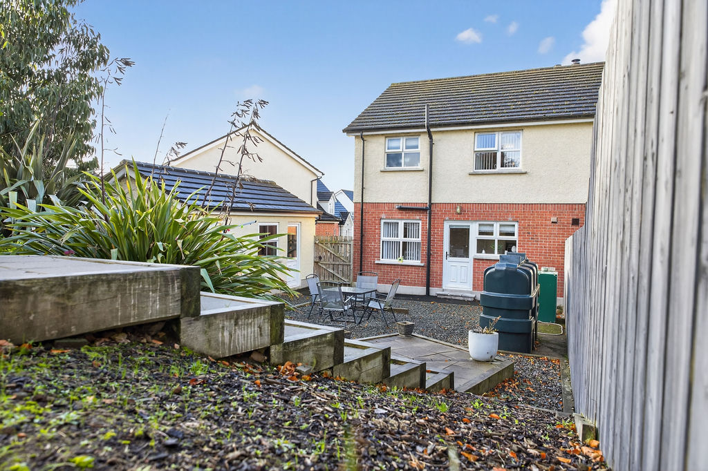 3 Bed Semi-detached House - Image 22