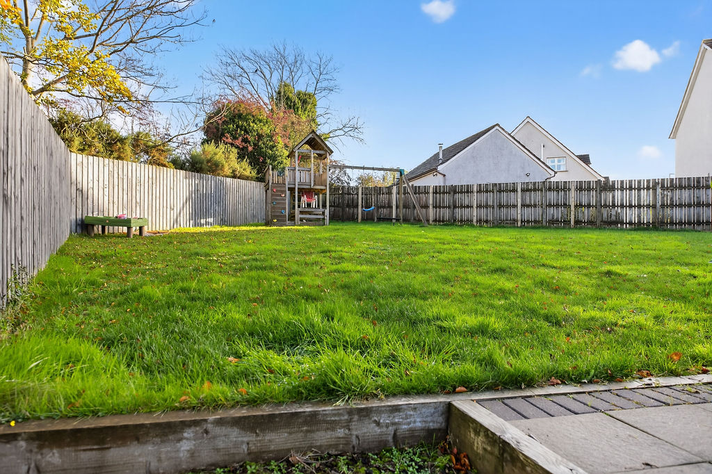 3 Bed Semi-detached House - Image 23