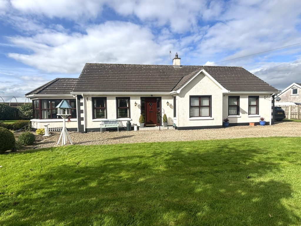 3 Bed Detached Bungalow - Image 3