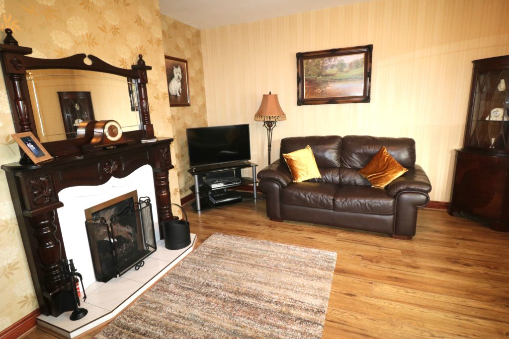 3 Bed Detached Bungalow - Image 5