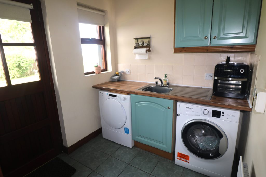 3 Bed Detached Bungalow - Image 10