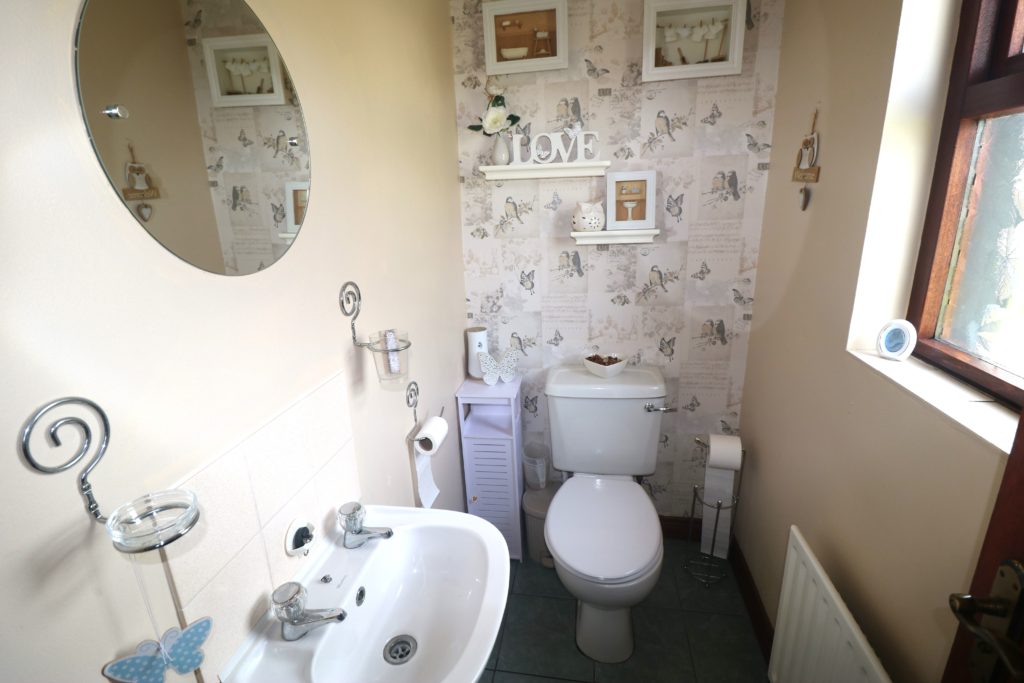 3 Bed Detached Bungalow - Image 11