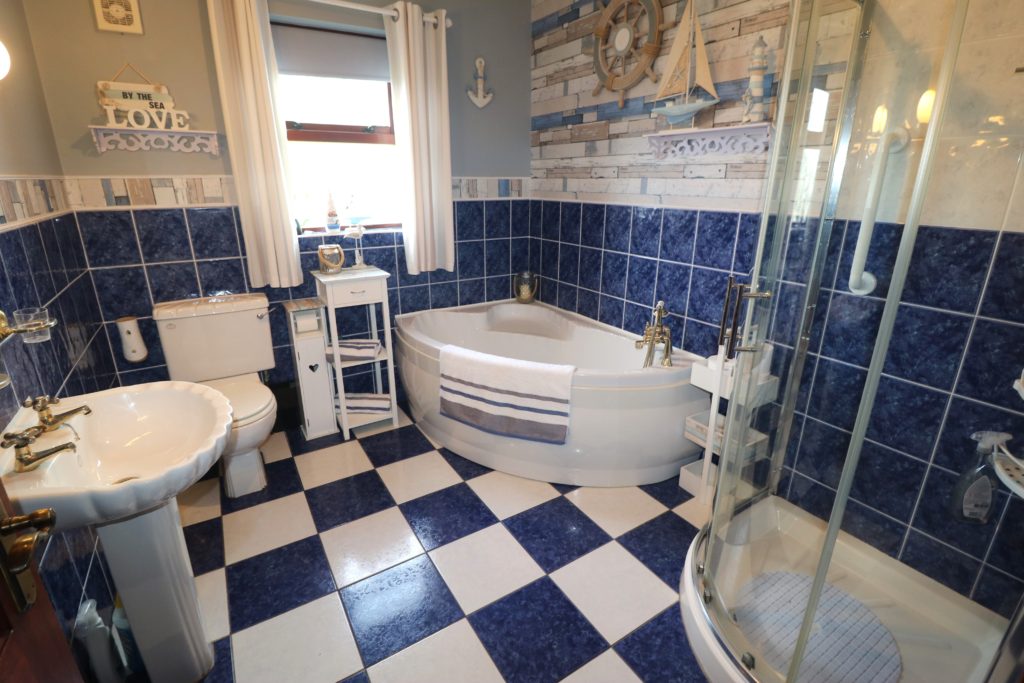 3 Bed Detached Bungalow - Image 16
