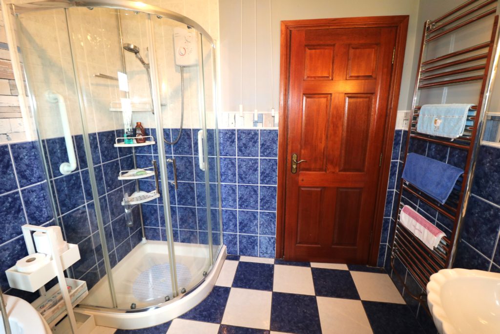 3 Bed Detached Bungalow - Image 17