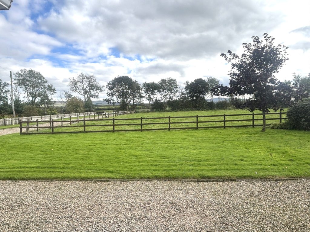 3 Bed Detached Bungalow - Image 19