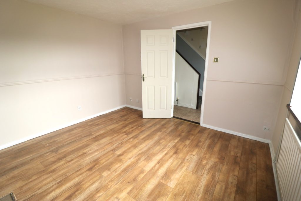 116 Dunvale - Image 3