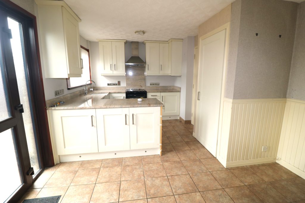 116 Dunvale - Image 5