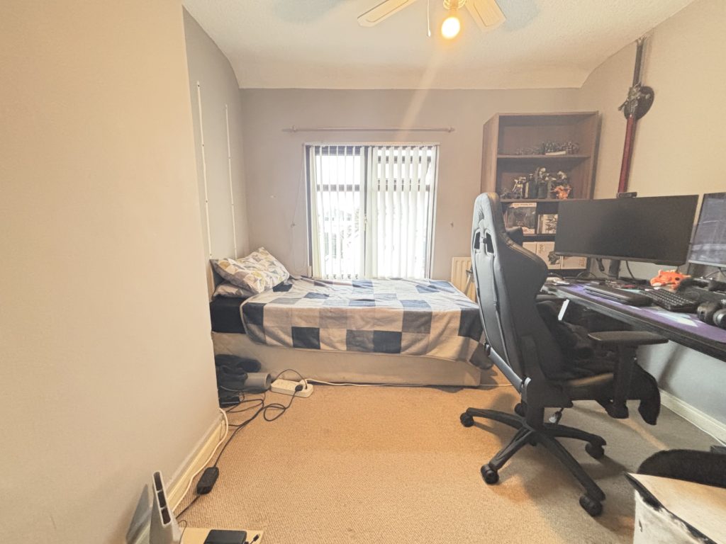 3 Bed Mid-terrace House - Image 16