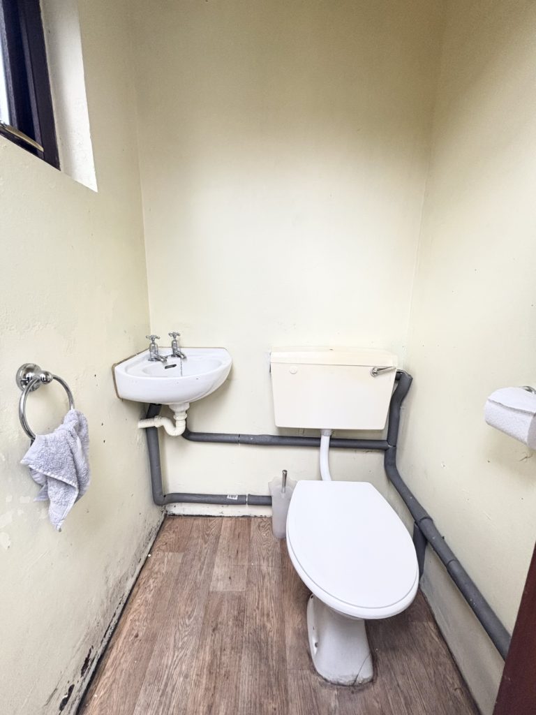 3 Bed Mid-terrace House - Image 20