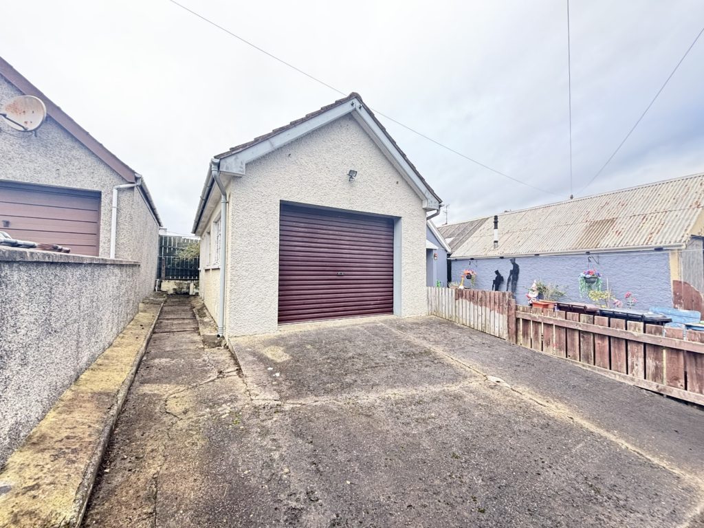 3 Bed Mid-terrace House - Image 22