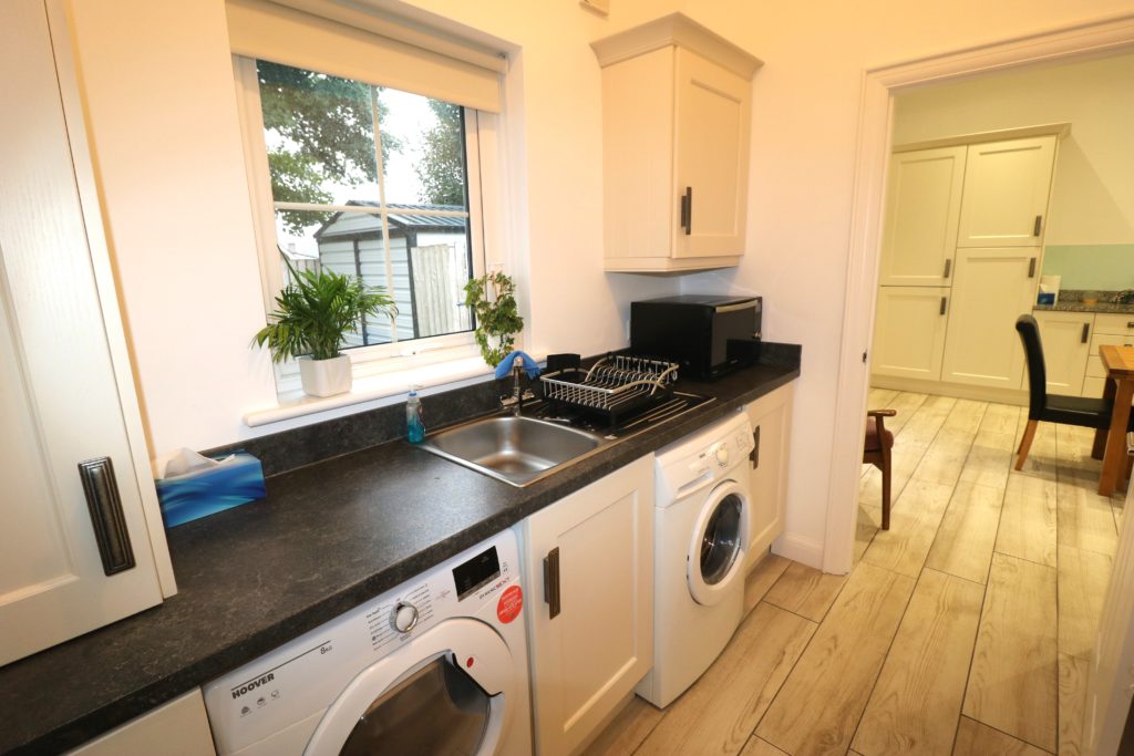 3 Bed Semi-detached Bungalow - Image 12